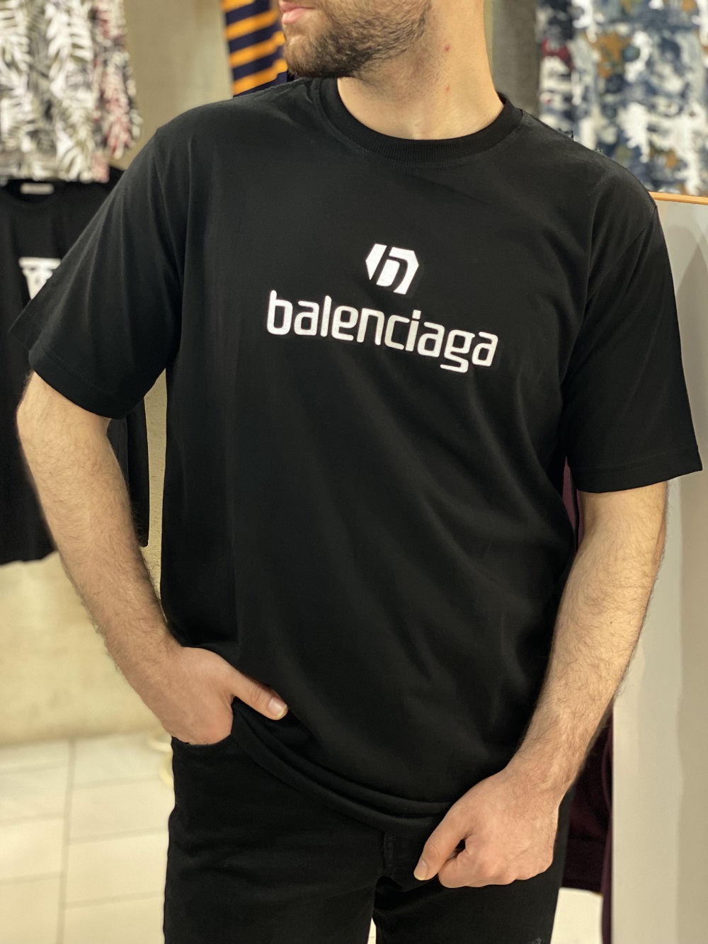 تیشرت آستین کوتاه چاپی طرح Balenciaga